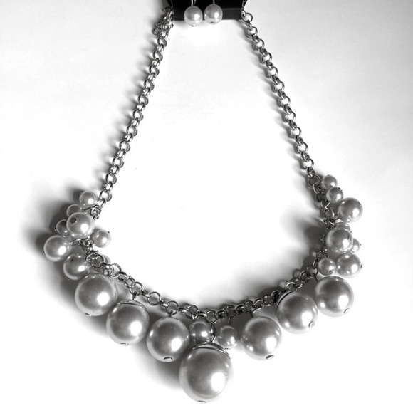 NWT Gray Pearl Necklace - Picture 6 of 12